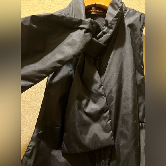 Prada | Muscle Puffer Vest with Tie - Picture 2 of 6